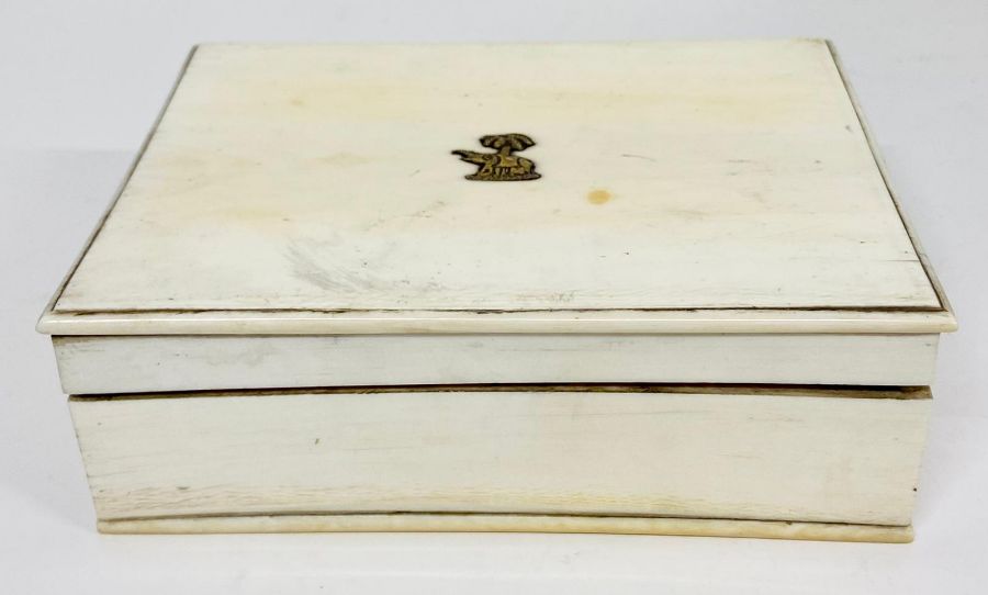 An Antique Ivory Cigarette Box AF ( Approx 16 cm x 11 cm x 5 cm)