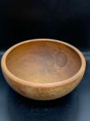 A beautiful turned wooden bowl (H14cm Dia32cm)