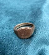 A 9ct gold Gents signet ring (Total Weight 10g)