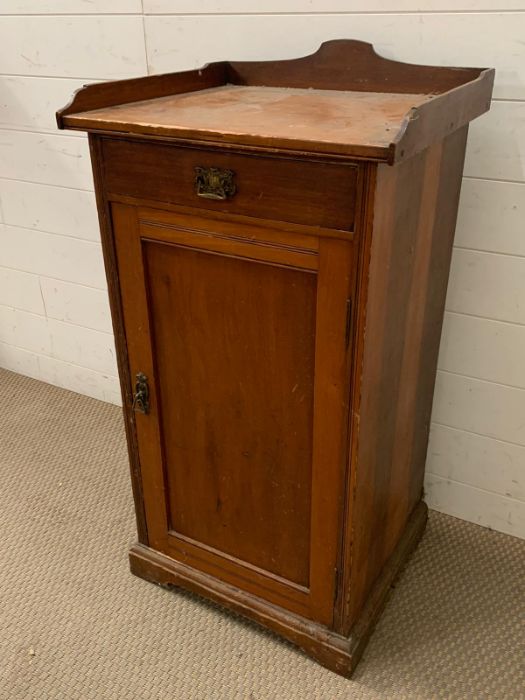 A wash stand with galleried back and cupboard under (H97cm W50cm D44cm) - Image 2 of 4