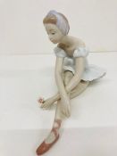 A boxed Lladro porcelain figurine "Rose Ballet" 5919