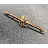 A 9ct gold brooch with aquamarine and seed pearl (Total Weight 2g)