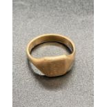 A Gents 9ct gold signet ring (Total Weight 6.4g)
