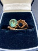 A 15ct gold ring with missing stone (3.8g Total Weight)