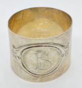 A Continental silver napkin ring, marked 800.