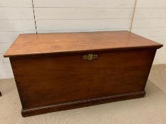 A mahogany mule chest (H61cm W129cm D60cm)