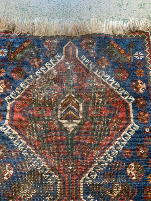 A Persian Hamadan carpet with two centre medallions (100cm x 82cm) - Image 2 of 5