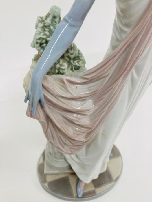 A Boxed Lladro porcelain figurine "Summer Serenade" No 6193Condition Report looks like a repair to - Image 7 of 8