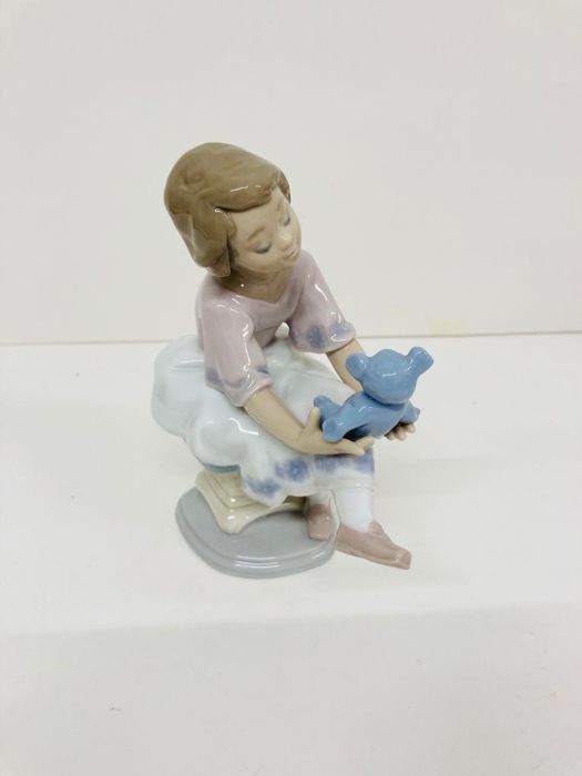A Boxed Lladro porcelain figurine "Best Friend" No 7620 - Image 4 of 6