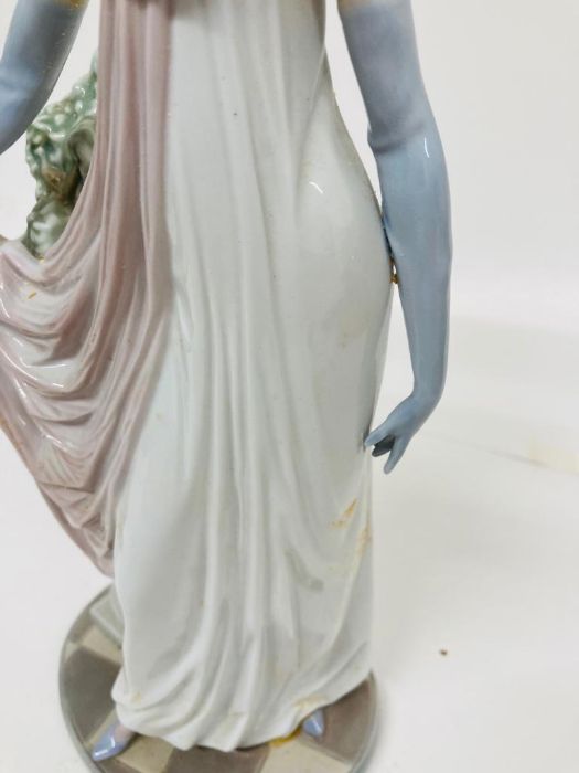 A Boxed Lladro porcelain figurine "Summer Serenade" No 6193Condition Report looks like a repair to - Image 6 of 8