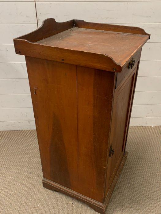 A wash stand with galleried back and cupboard under (H97cm W50cm D44cm) - Image 4 of 4