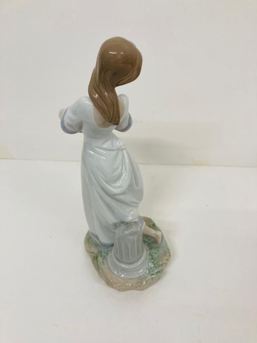 A Boxed Lladro Privilege porcelain figurine "Garden of Athens" - Image 7 of 7
