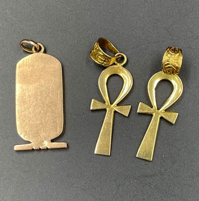 Three Persian gold pendants (Total weight 9.3g) - Image 2 of 2