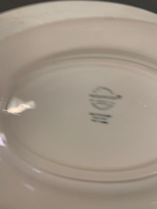 A large dinner service by Wedgwood "Parriclan" bone china, white Condition Report gravy boat - Image 4 of 13