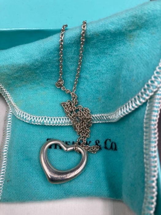 A Tiffany heart necklace on chain in original box. - Image 2 of 3