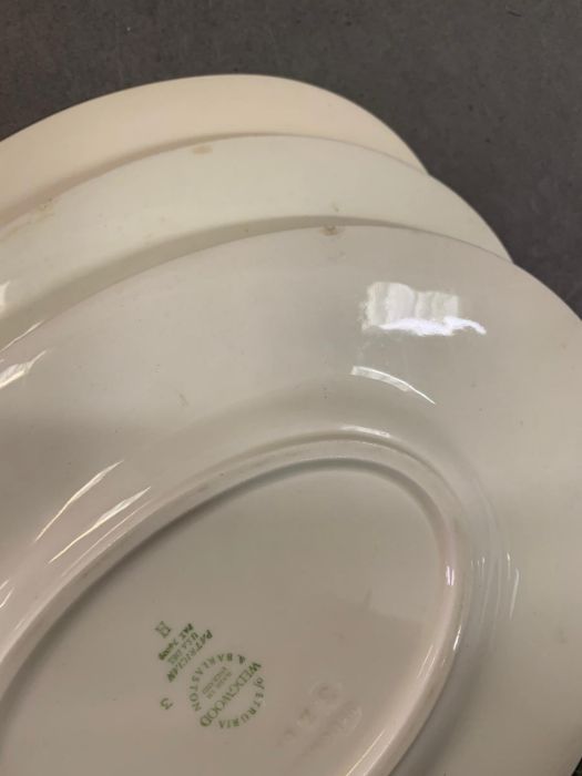 A large dinner service by Wedgwood "Parriclan" bone china, white Condition Report gravy boat - Image 10 of 13