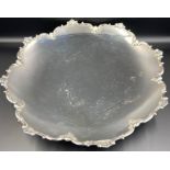 A Continental silver single foot bowl with scalloped edge (Total Weight 939g)