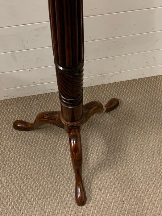 A mahogany plant stand with turned centre pole on tri support legs AF - Image 4 of 4