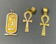 Three Persian gold pendants (Total weight 9.3g)