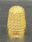 A 9ct gold thimble by Christopher Horner (4.7g)