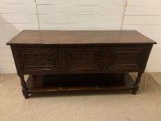 An oak sideboard with carved front (H80cm W160cm D30cm)