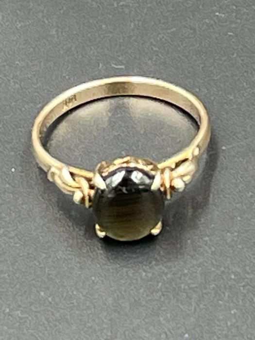 A 14 ct gold ring (Total Weight 2.7g) - Image 2 of 2