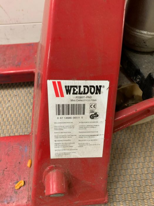 A Weldon pallet truck in working condition - Image 3 of 3