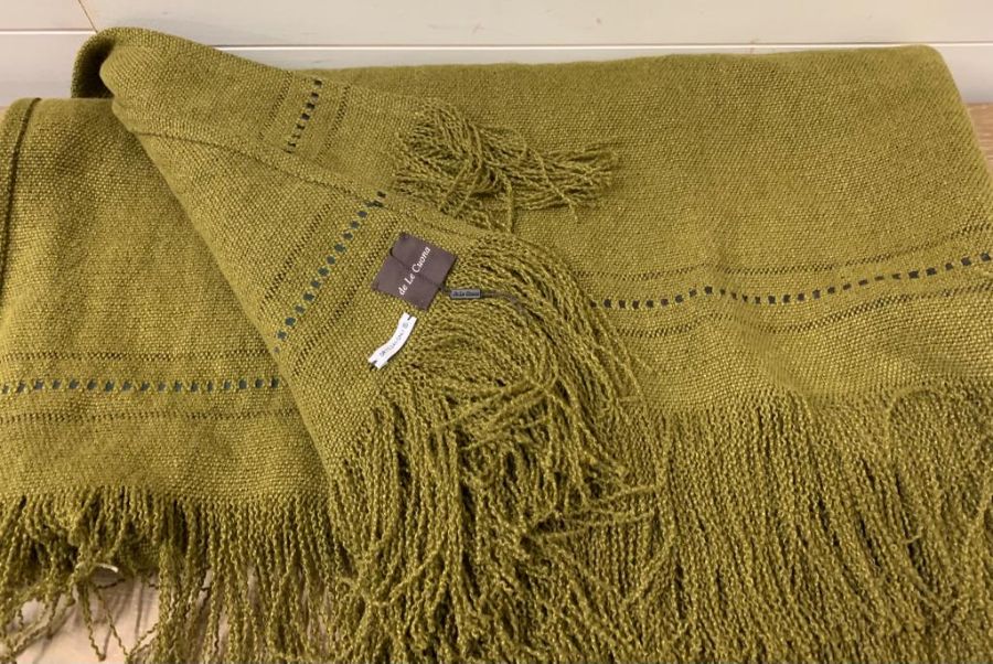 Four designer blankets/throws, The Haas Brothers, Biggle Best, De Le Cuona - Image 7 of 9