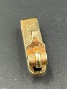 A 9ct gold clip (Total weight 4.4g)