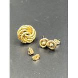 A selection of 9ct gold earring parts (5g Total weight)