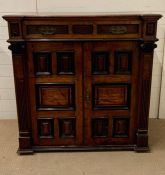 A mahogany side cabinet with breakfront (H114cm W110cm D55cm)