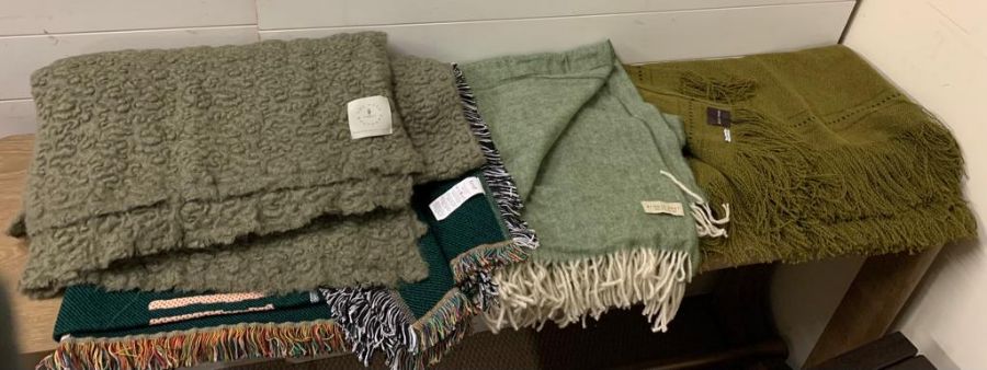 Four designer blankets/throws, The Haas Brothers, Biggle Best, De Le Cuona - Image 5 of 9