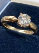 A Diamond ring, set in 18ct yellow gold (Marked 750)