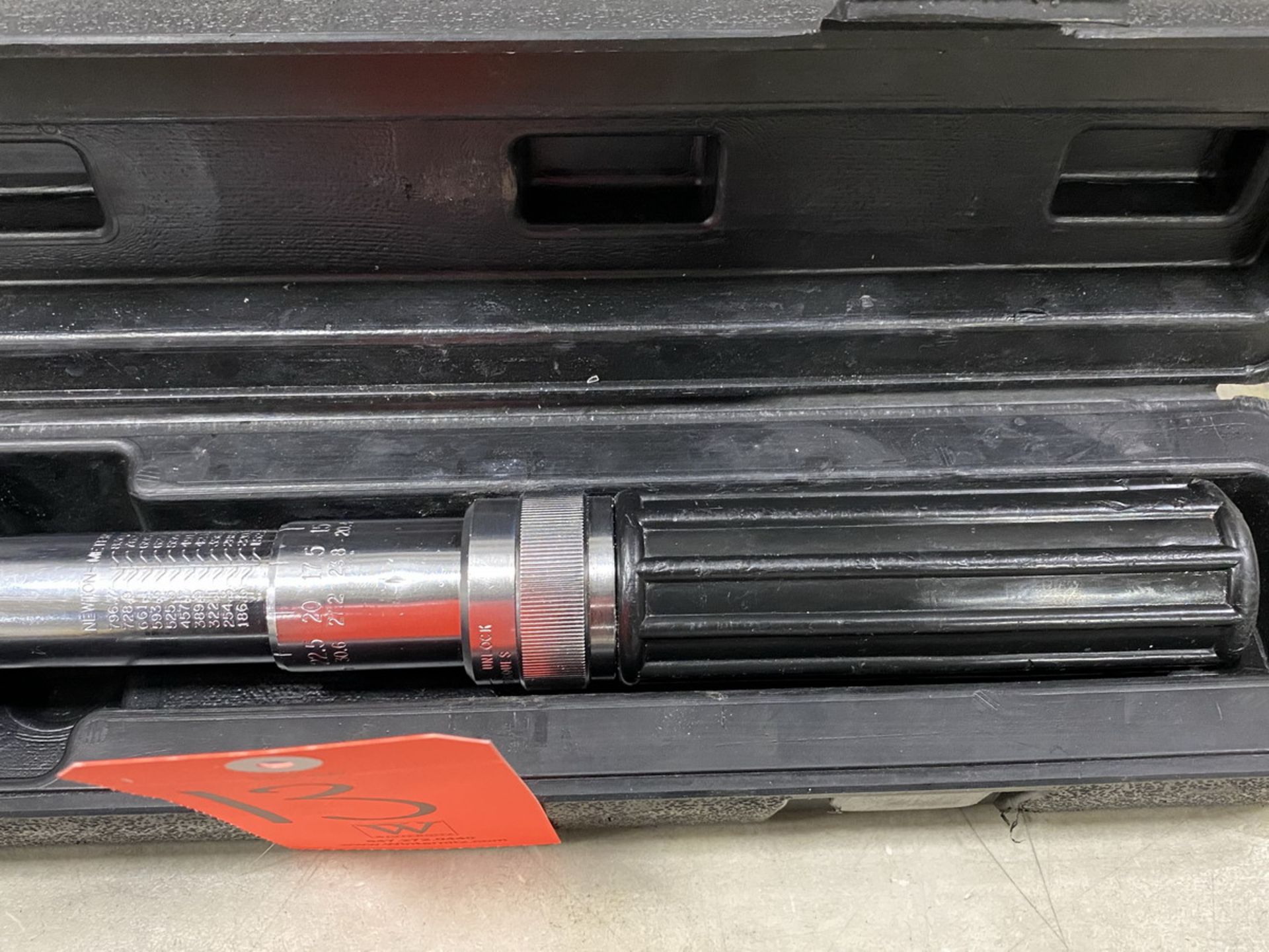 Gear Wrench Model 85065 Torque Wrench; 25-600 ft. lbs. - Image 3 of 3