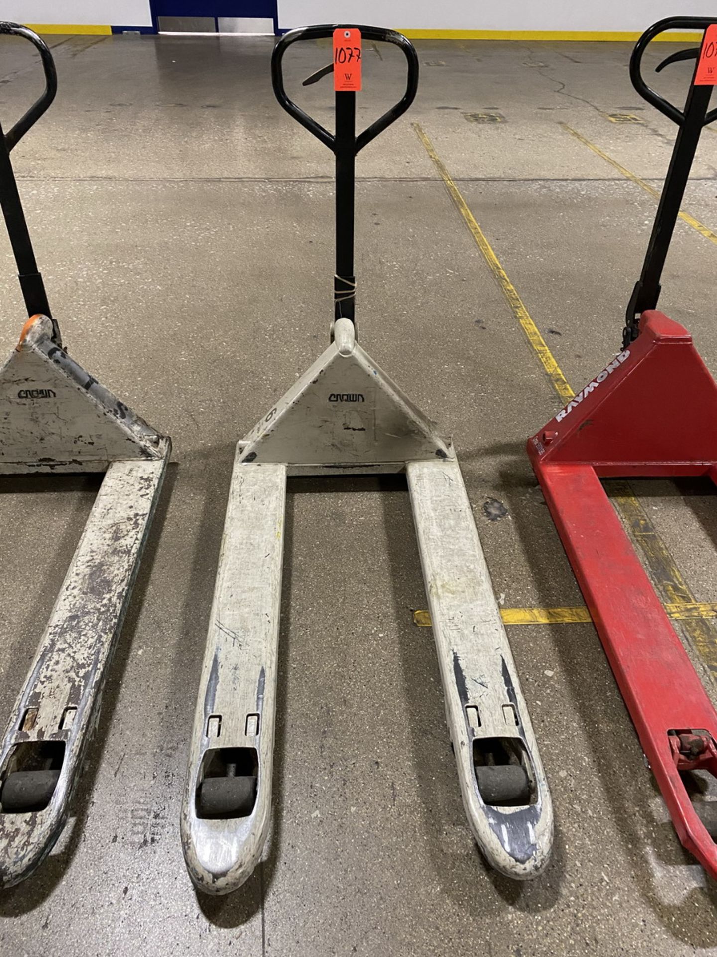 Crown 5,000 lb. Capacity Model PTH50 Pallet Jack, S/N: 7-666503 - (Located In: Bedford Park, IL)