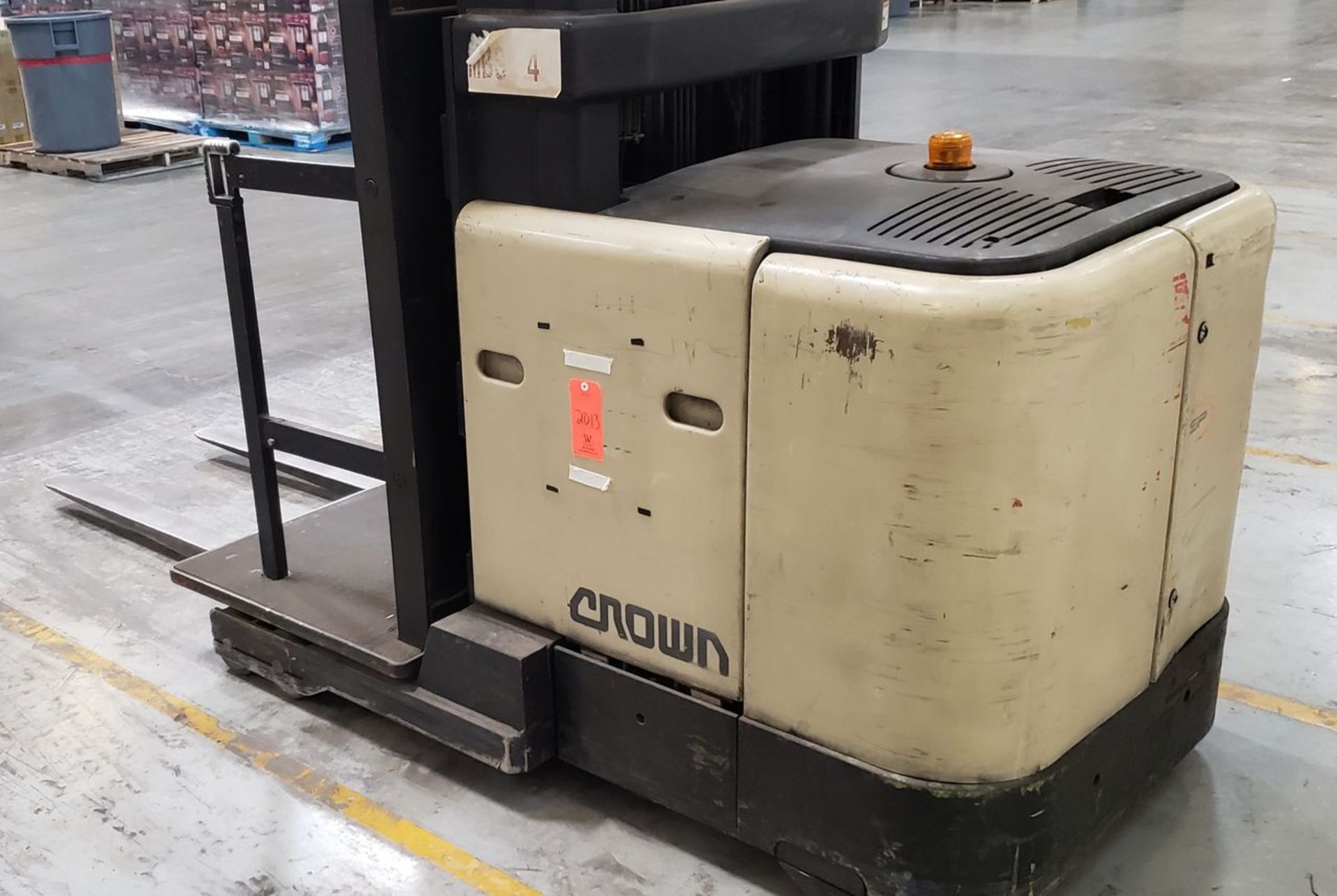 Crown 3,000 lb. Model SP3000 Electric Standup Riding Order Picker, S/N: 1A256747 (2002); with 210 - Image 4 of 6