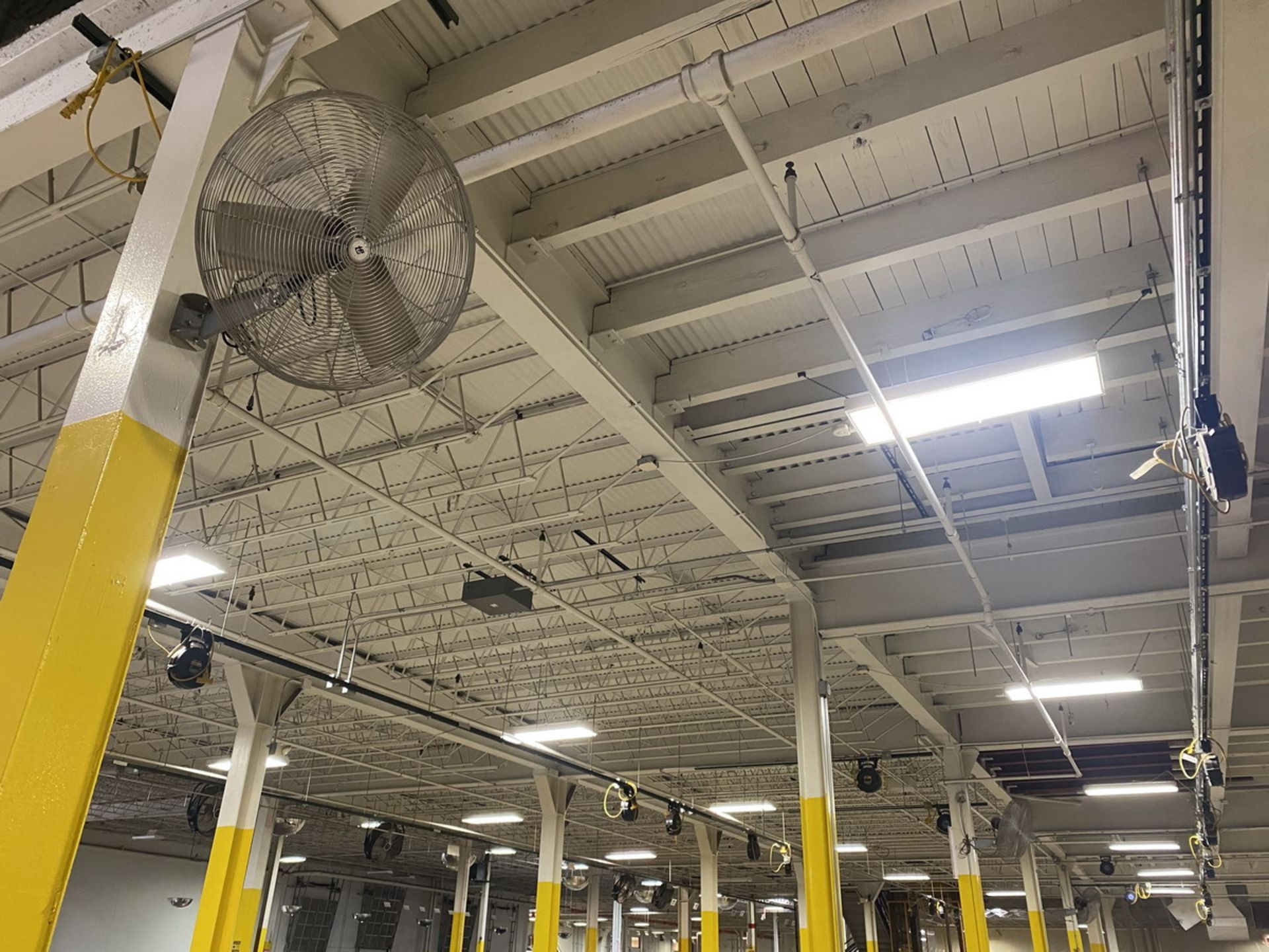 Lot - (6) TPI 24 in. Column Mounted Fans - (Located In: Bedford Park, IL)