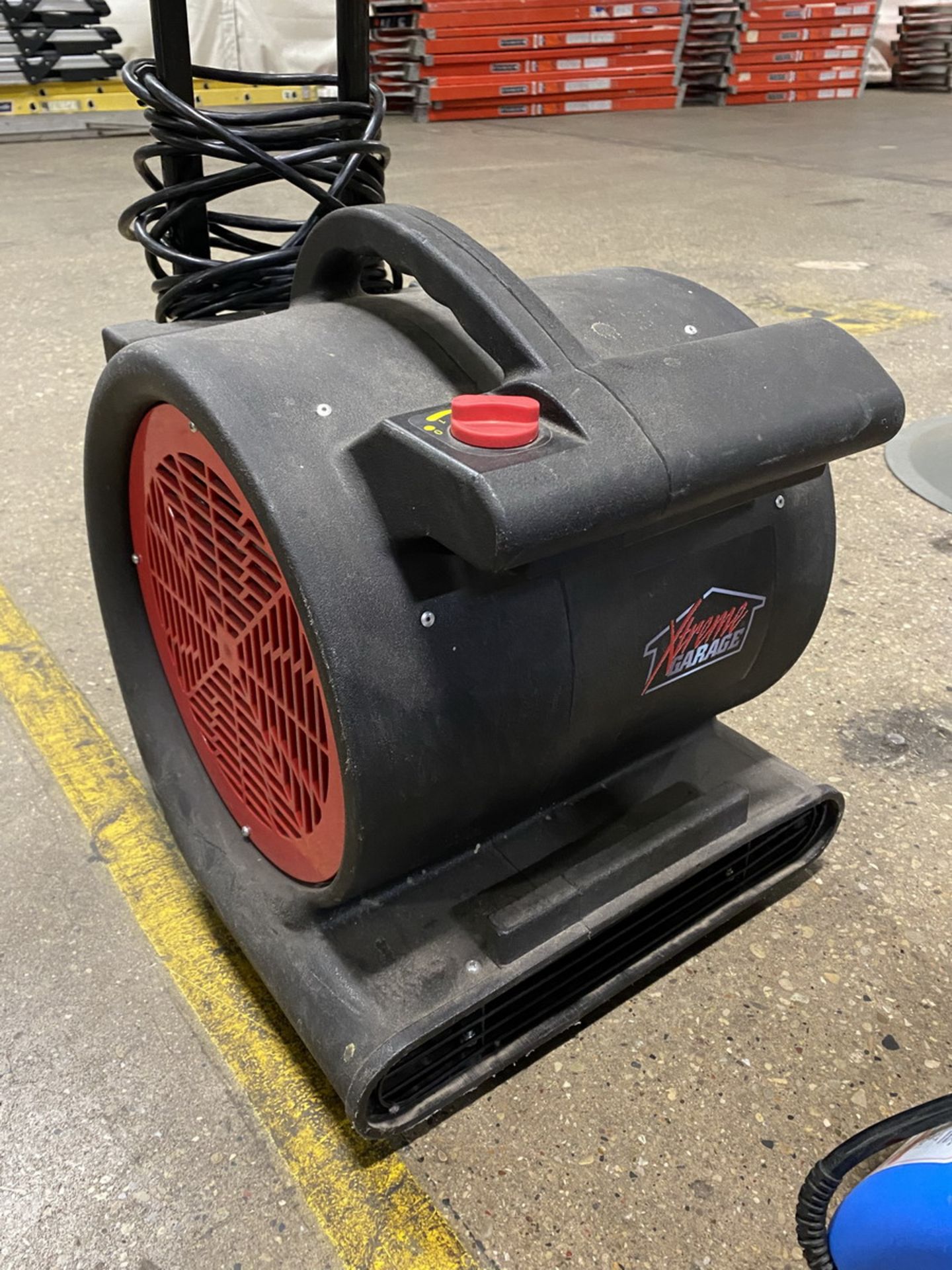 Lot - (2) Portable Blowers; (1) Xtreme Garage Model PB4000G, (1) B-Air Model 1425, 1/4 HP - (Located - Image 4 of 4