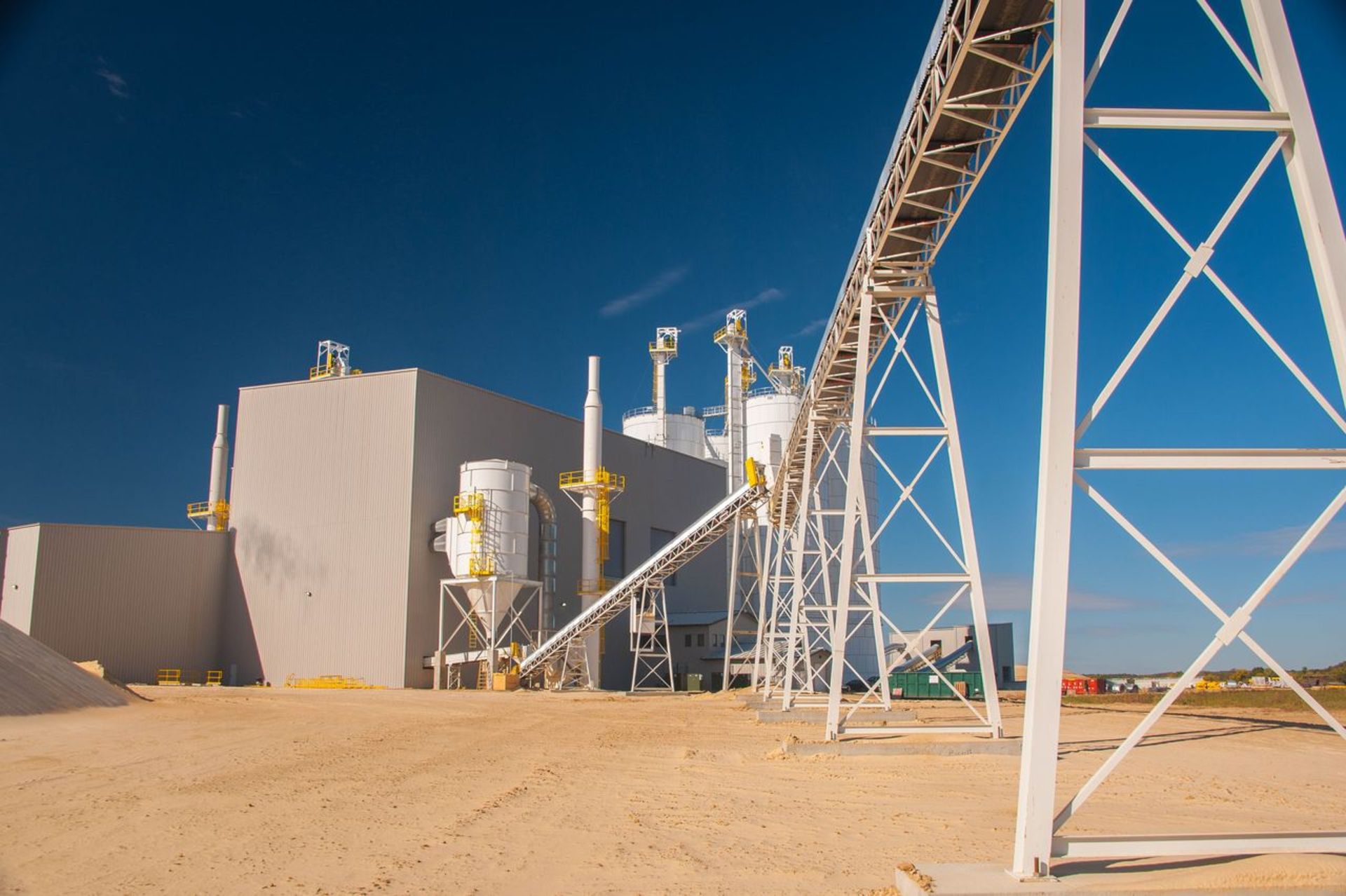 Dry Plant - Facility Completed and Online in 2014. Production Capacity of 2,860,000 Tons per Year of - Image 2 of 12