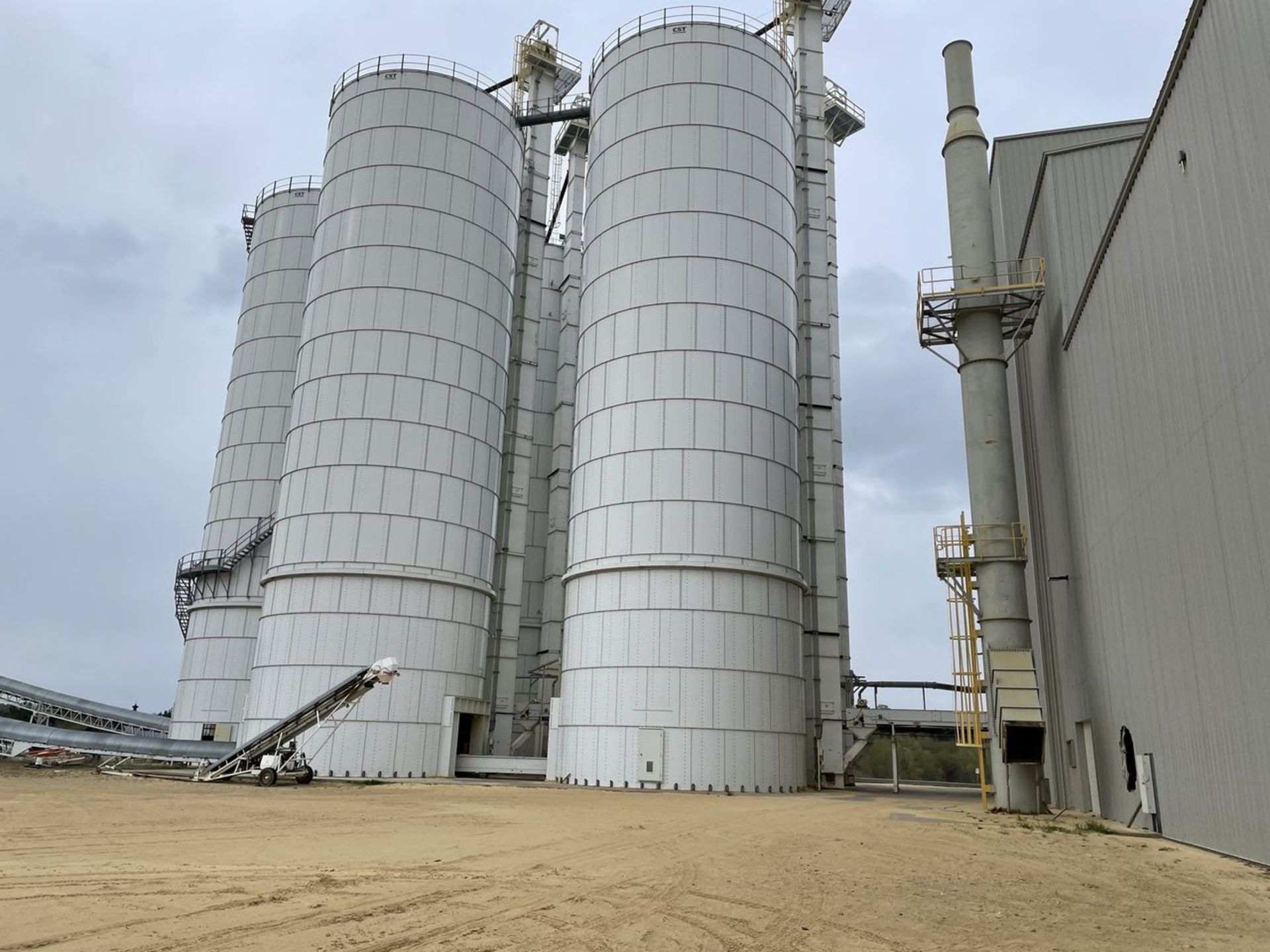 Dry Plant - Facility Completed and Online in 2014. Production Capacity of 2,860,000 Tons per Year of - Image 5 of 12