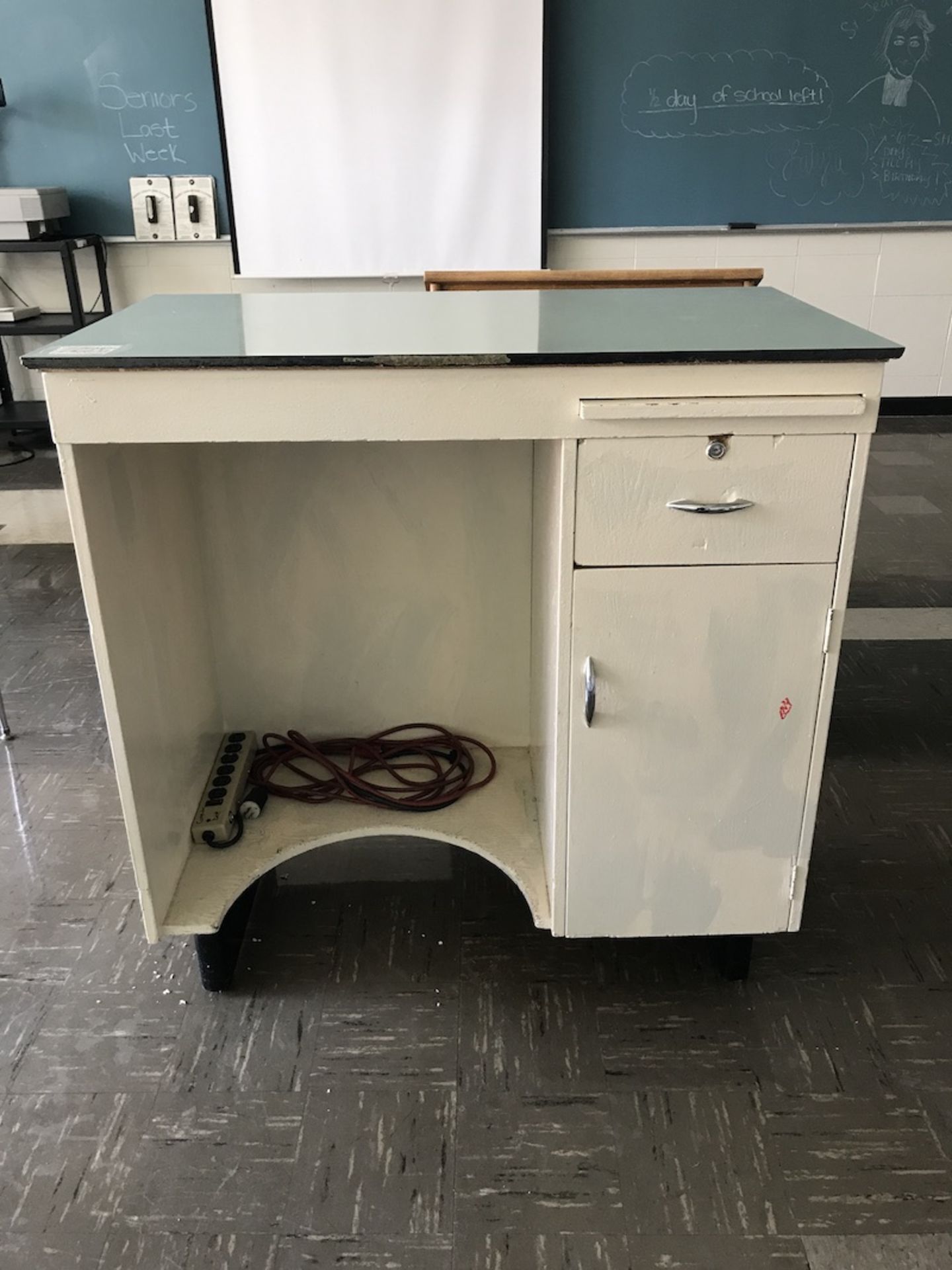 Lot - (1) 42 in. Wood Desk (1) Podium (Room 300) - Image 2 of 2