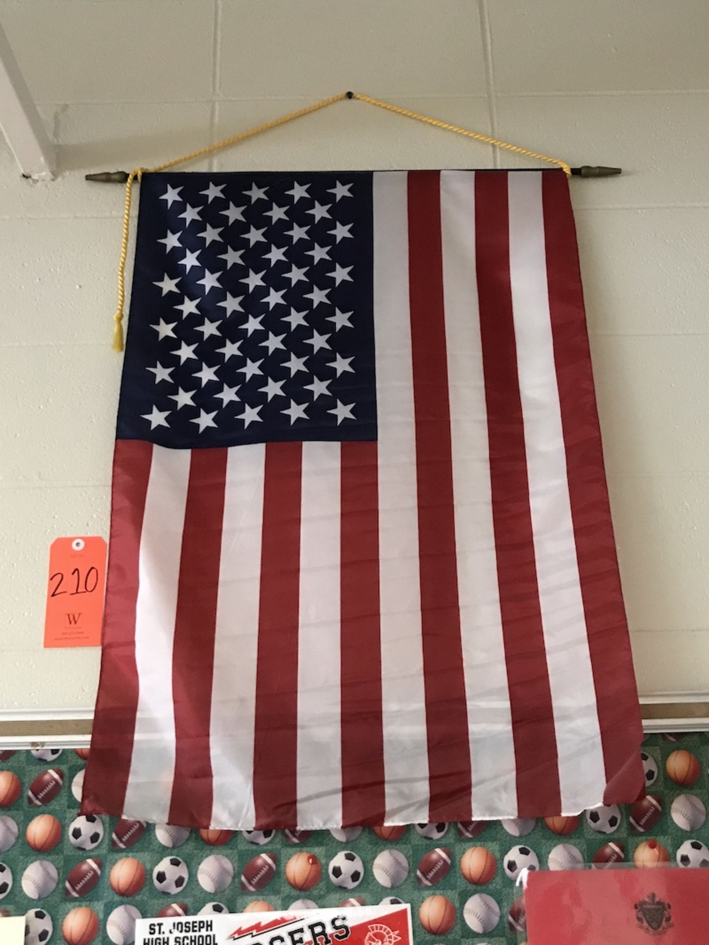 Lot - (1) American Flag (1) Wall Clock (1) Pencil Sharpener (Room 100)