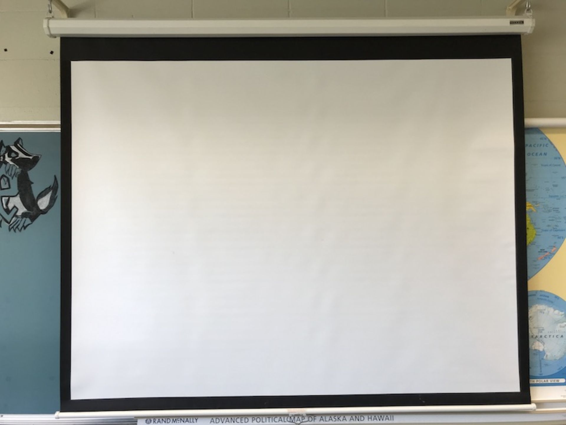 Lot - (1) Projection Screen (1) Map Screen (1) Rolling Media Cart (Room 206) - Image 2 of 3