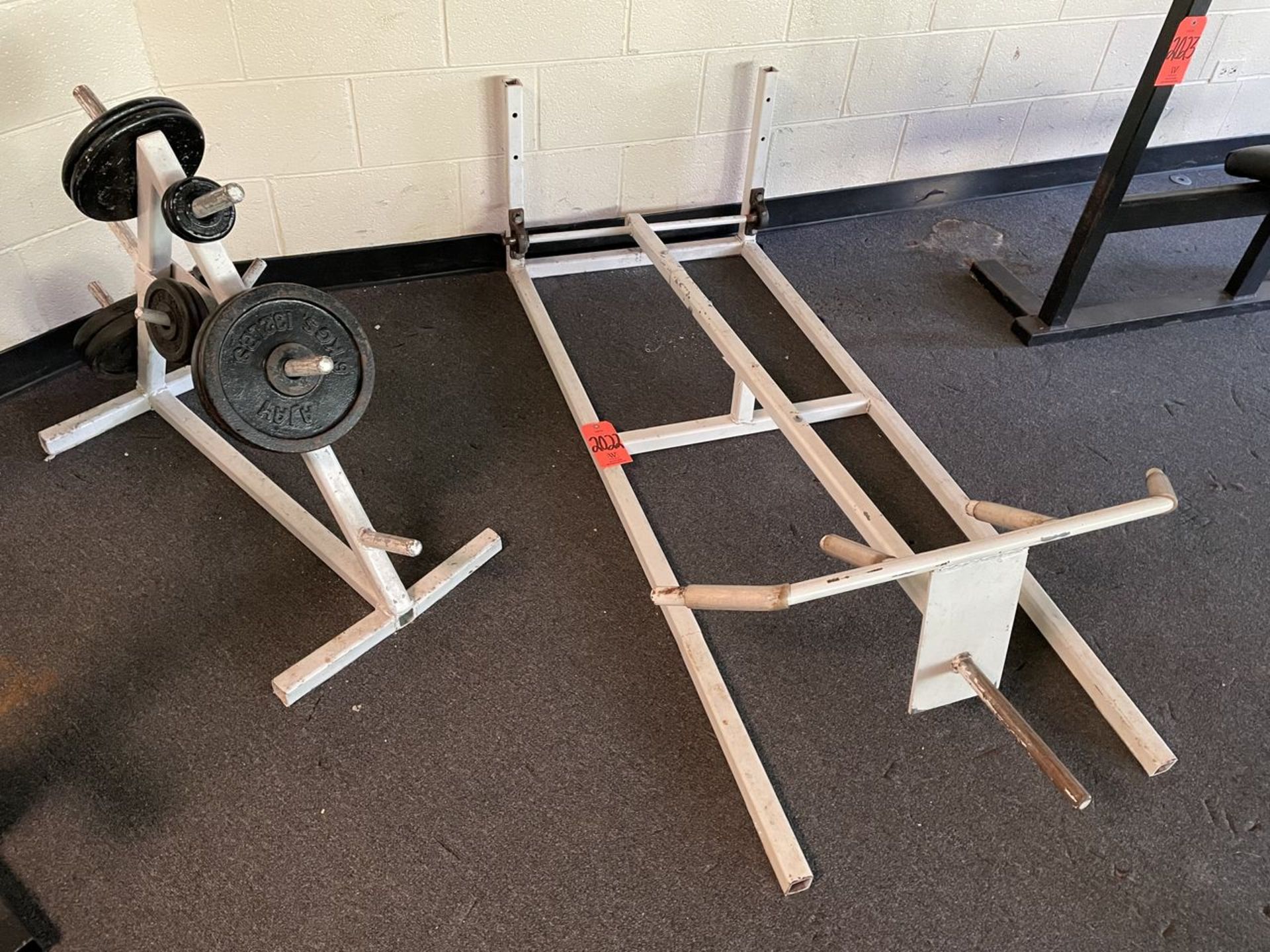 T Bar Row Machine with Weight (Weight Room 104)