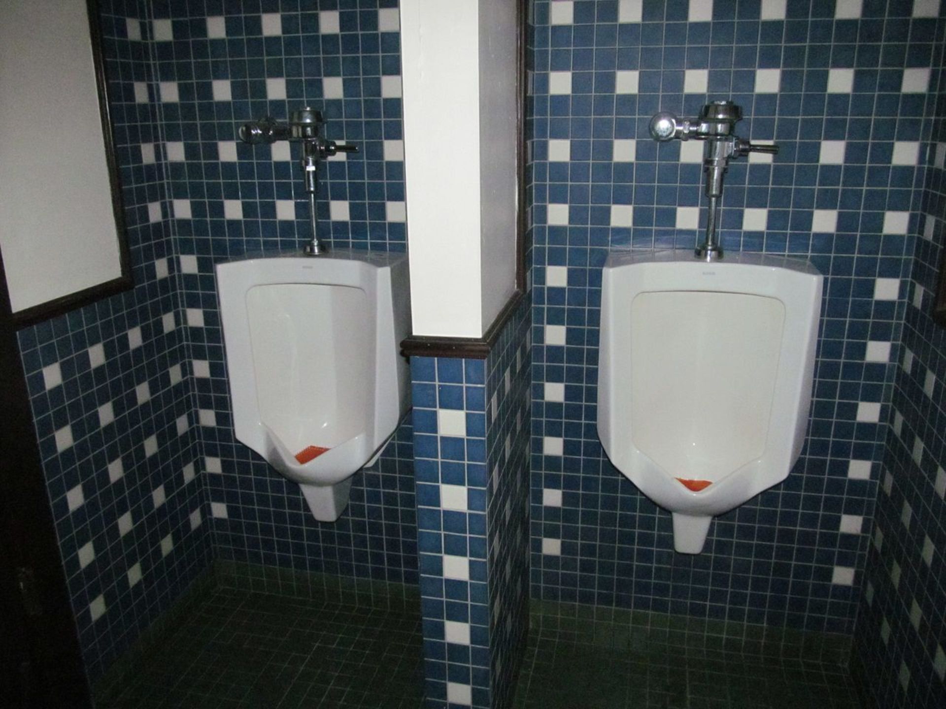 Lot - (3) Urinals, (1) Toilet (Upstairs Restrooms)