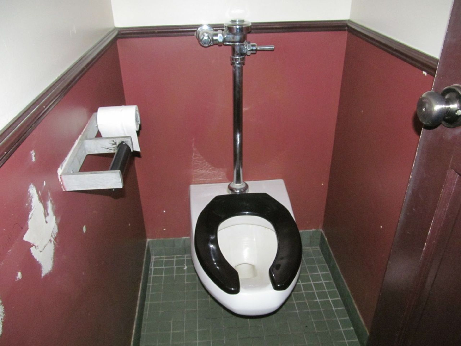 Lot - (4) Toilets (Upstairs Restrooms) - Image 3 of 4