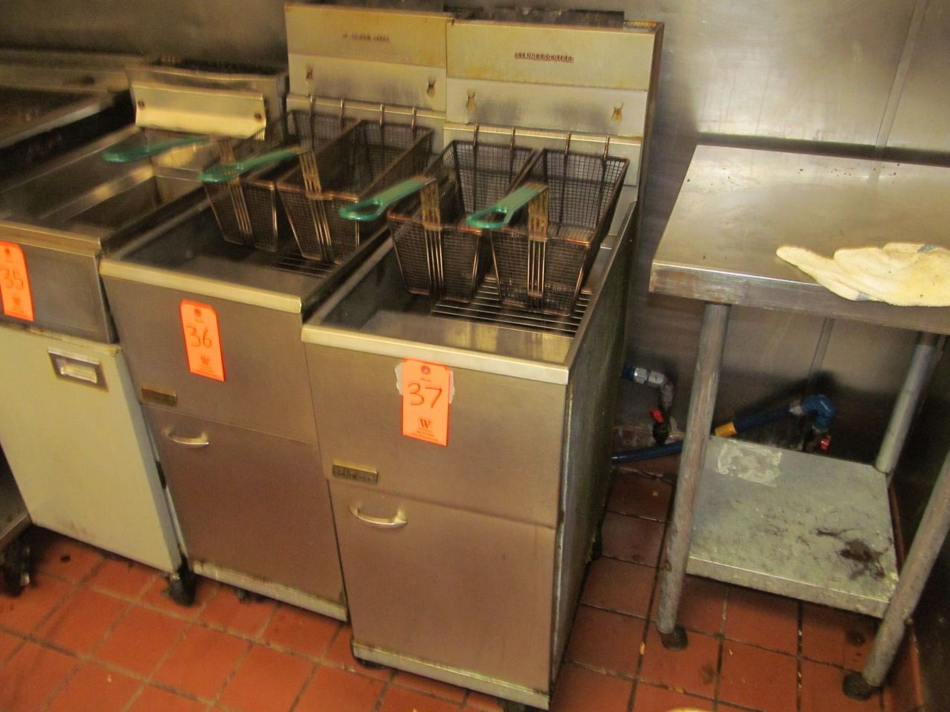 Pitco 2-Basket Deep Fryer (Kitchen)
