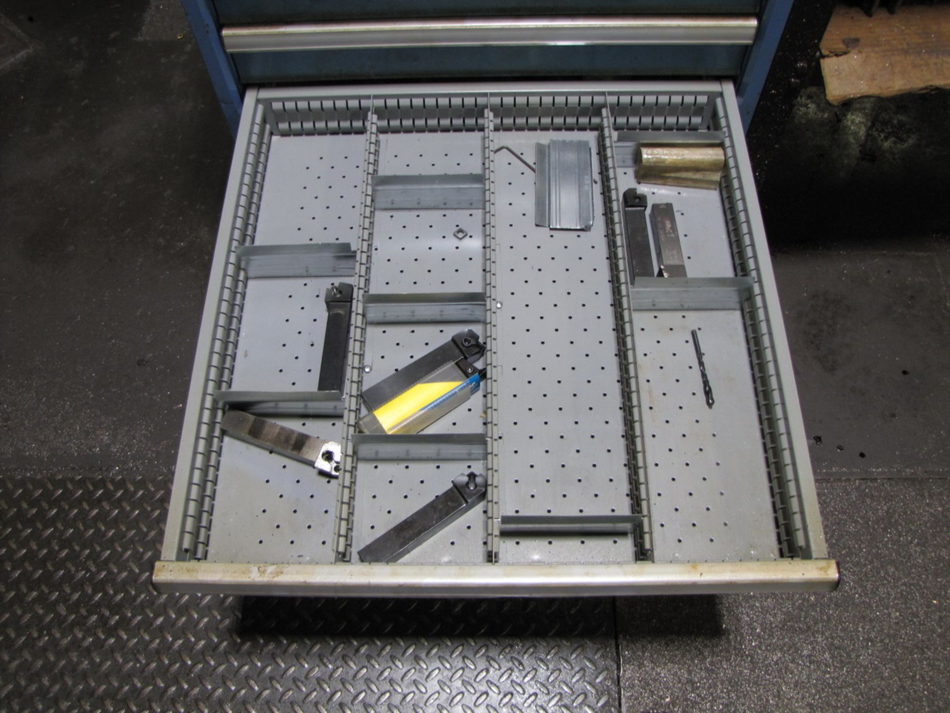 Lista 10-Drawer Heavy Duty Parts Cabinet with Contents of Set Screws, Carbide Inserts, Endmills, - Image 8 of 10