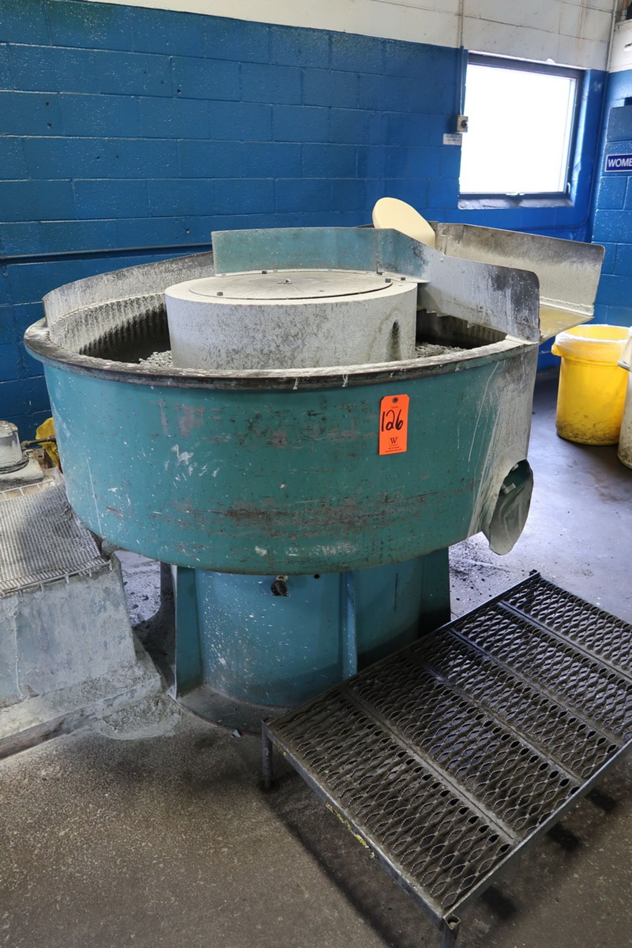 Sweco Model Vibro-Energy Vibratory Finisher; 48 in. Diameter Bowl, Control Panel (S/N: 14FM884- - Image 2 of 9