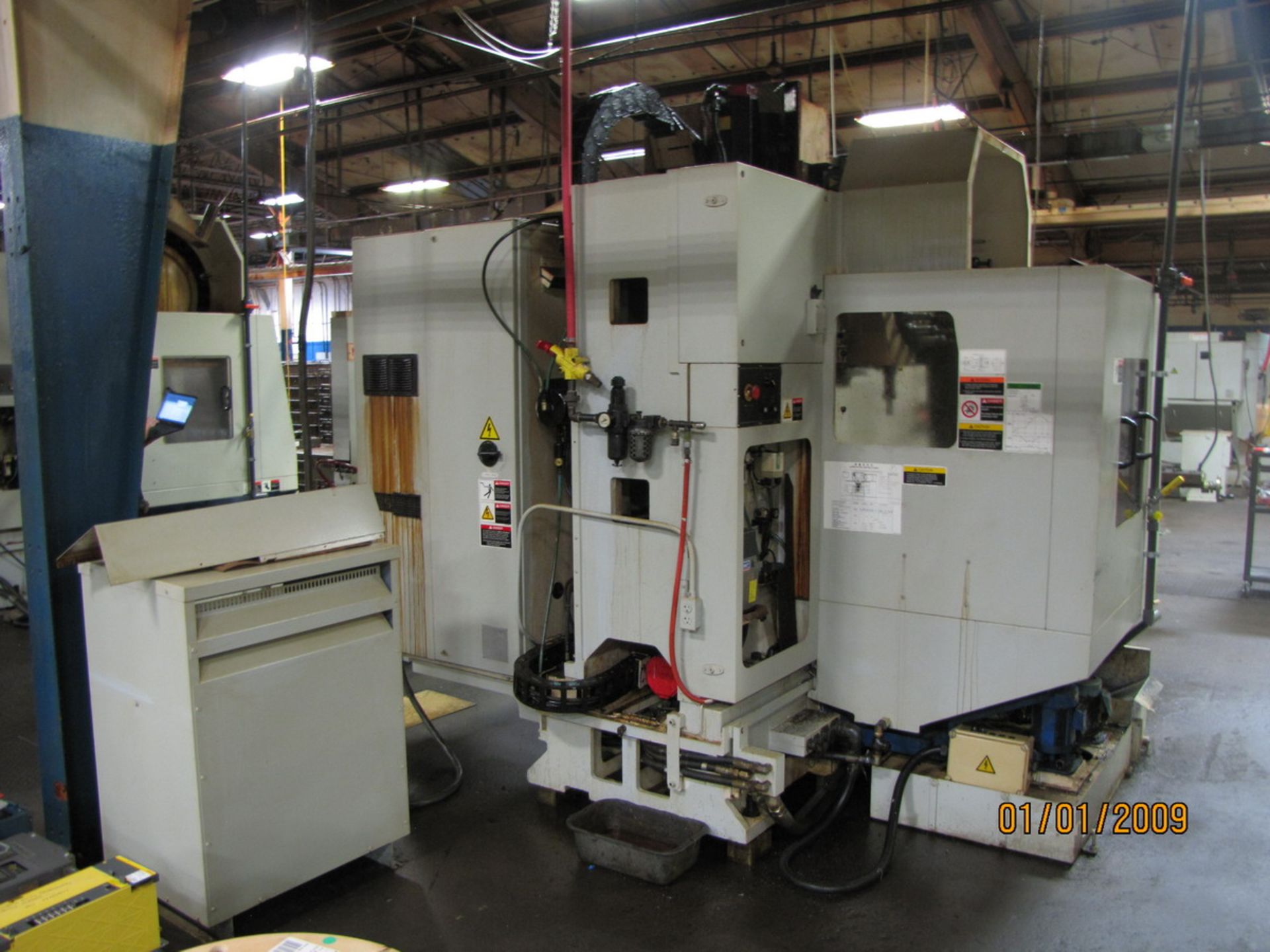 Daewoo DMV-3016 CNC Vertical Machining Center, S/N: AV4E0046 (2002); with Daewoo-Fanuc Series-i - Image 6 of 8